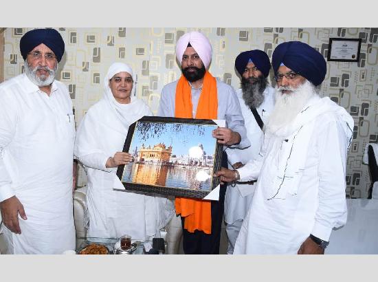 ਗੁਰੂ ਰਾਮਦਾਸ ਜੀ ਦੇ ਪ੍ਰਕਾਸ਼ ਪੁਰਬ ਸਮਾਗਮਾਂ ਸੰਬੰਧੀ ਮੇਅਰ ਰਿੰਟੂ ਤੇ ਪ੍ਧਾਨ ਬੀਬੀ ਜਗੀਰ ਕੌਰ ਦੀ ਹੋਈ ਇਕੱਤਰਤਾ