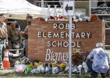 Texas shooting: Police accused of delay in storming Uvalde school