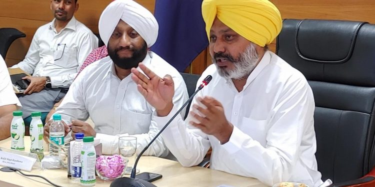 ਪੰਜਾਬ ‘ਚ ਪਹਿਲੀ ਵਾਰ “ਜਨਤਾ ਦਾ ਬਜਟ ਜਨਤਾ ਲਈ” ਪੇਸ਼ ਕਰਾਂਗੇ: ਹਰਪਾਲ ਚੀਮਾ