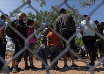 U.S. to Begin Allowing Migrants to Apply for Asylum Under a New System