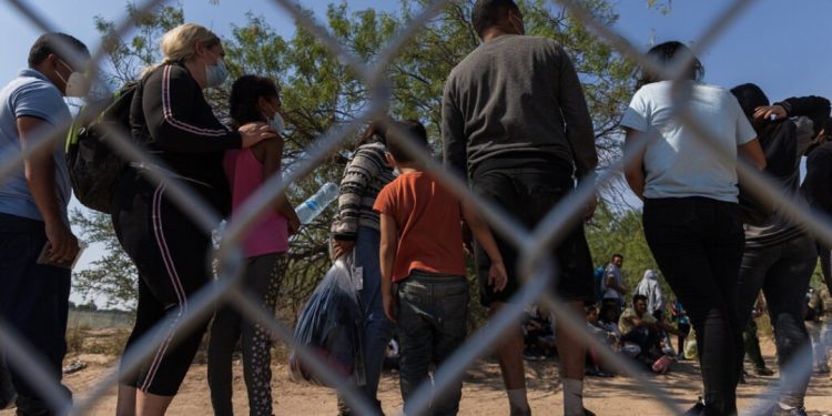 U.S. to Begin Allowing Migrants to Apply for Asylum Under a New System