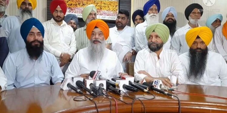 ਗਰੀਬਾਂ ਤੋਂ ਛੁਡਵਾਈਆਂ ਜਾ ਰਹੀਆਂ ਪੰਚਾਇਤਾਂ ਜ਼ਮੀਨਾਂ, ਅਸਰ ਰਸੂਖ਼ ਰੱਖਣ ਵਾਲੇ ਲੋਕਾਂ ਨੂੰ ਨਹੀਂ ਛੇੜਿਆ-ਚੰਦੂਮਾਜਰਾ