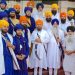 ਨਿਹੰਗ ਸਿੰਘ ਬਾਣੇ ਵਿਚ ਸ਼ਾਸਤਰਧਾਰੀ ਨੌਜਵਾਨਾਂ ਵੱਲੋਂ ਰਵਾਇਤੀ ਸ਼ਸਤਰਾਂ ਸਮੇਤ ਜਥੇਦਾਰ ਨਾਲ ਰਹਿਣ ਦੀ ਬੇਨਤੀ