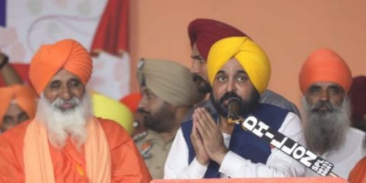 ‘ਸੂਬੇ ‘ਚ ਤੇਲ ਕੱਢਣ ਵਾਲੀਆਂ ਮੋਟਰਾਂ ਰਾਹੀਂ ਕੱਢਿਆ ਜਾ ਰਿਹਾ ਹੈ ਪਾਣੀ, ਤੇਜ਼ੀ ਨਾਲ ਡਿੱਗ ਰਿਹੈ ਪੱਧਰ’