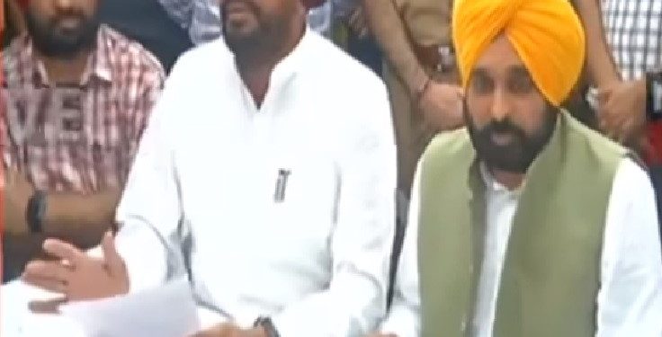 MP ਸਿਮਰਨਜੀਤ ਮਾਨ ਦੇ ਪਰਿਵਾਰ ਤੋਂ 125 ਏਕੜ ਜ਼ਮੀਨ ਦਾ ਕਬਜ਼ਾ ਛੁਡਵਾਇਆ: ਧਾਲੀਵਾਲ