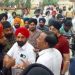 ਬਰੇਲੀ ਦੇ ਸੇਂਟ ਫਰਾਂਸਿਸ ਸਕੂਲ ‘ਚ ਸਿੱਖ ਵਿਦਿਆਰਥੀਆਂ ‘ਤੇ ਦਸਤਾਰ-ਕਿਰਪਾਨ ਪਹਿਨਣ ‘ਤੇ ਪਾਬੰਦੀ, ਮਾਪਿਆਂ ਨੇ ਕੀਤਾ ਰੋਸ ਪ੍ਰਦਰਸ਼ਨ