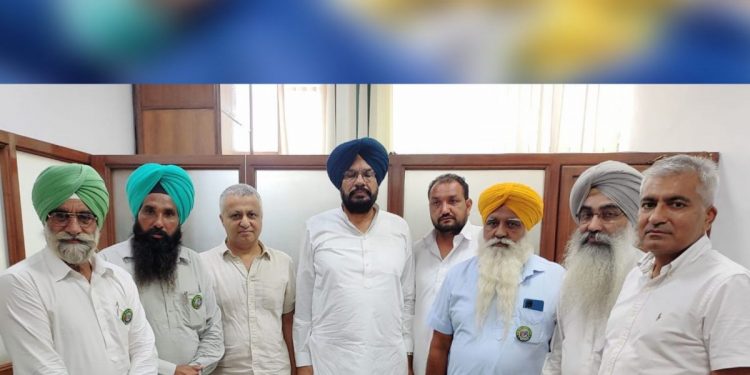 ਫਗਵਾੜਾ ਖੰਡ ਮਿੱਲ ਹਰ ਹਾਲ ਵਿਚ ਚਲਾਈ ਜਾਵੇਗੀ, ਗੰਨਾਂ ਕਾਸ਼ਤਕਾਰਾਂ ਦਾ ਕੋਈ ਨੁਕਸਾਨ ਨਹੀਂ ਹੋਣ ਦਿੱਤਾ ਜਾਵੇਗਾ: ਕੁਲਦੀਪ ਸਿੰਘ ਧਾਲੀਵਾਲ