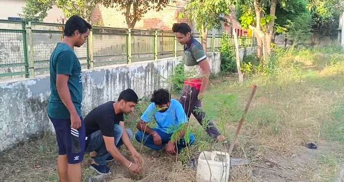 ਭਵਾਨੀਗੜ੍ਹ ਦੇ ਇਸ ਨੌਜਵਾਨ ਨੇ ਵਾਤਾਵਰਨ ਨੂੰ ਬਚਾਉਣ ਲਈ ਹੁਣ ਤੱਕ ਲਗਾਏ 15 ਹਜ਼ਾਰ ਬੂਟੇ