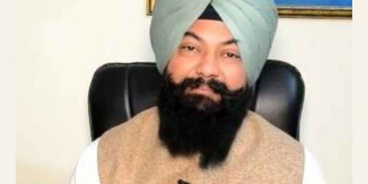 CM ਭਗਵੰਤ ਮਾਨ ਹੋਰਨਾਂ ਸੂਬਿਆਂ ਦੀ ਚਿੰਤਾ ਛੱਡ ਕੇ ਪੰਜਾਬ ਦਾ ਧਿਆਨ ਰੱਖਣ: ਗੜ੍ਹੀ