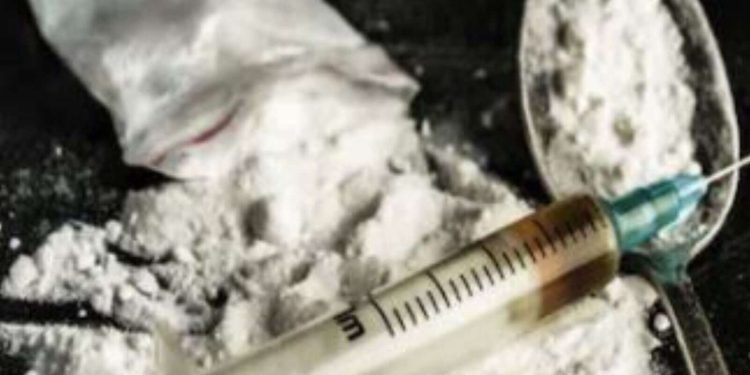 Drug Overdose: ਹਿਮਾਚਲ ਦੇ ਨੌਜਵਾਨ ਦੀ ਨਸ਼ੇ ਦੀ ਓਵਰਡੋਜ਼ ਕਾਰਨ ਜੀਰਕਪੁਰ ‘ਚ ਮੌਤ, ਪੌੜੀਆਂ ‘ਤੇ ਬੇਹੋਸ਼ ਪਿਆ ਸੀ ਨਵੀਨ