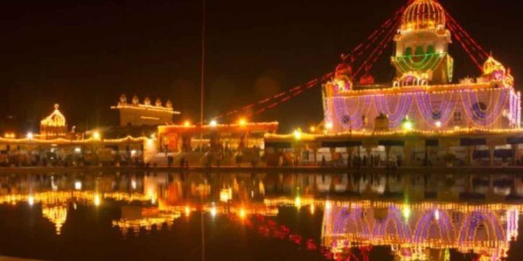 Guru Nanak Jayanti 2022: ਦੇਸ਼ ਦੇ 10 ਪ੍ਰਸਿੱਧ ਗੁਰਦੁਆਰਾ ਸਾਹਿਬ, ਜਿੱਥੇ ਹਰ ਧਰਮ ਦੇ ਲੋਕ ਨਤਮਸਤਕ ਹੁੰਦੇ ਹਨ