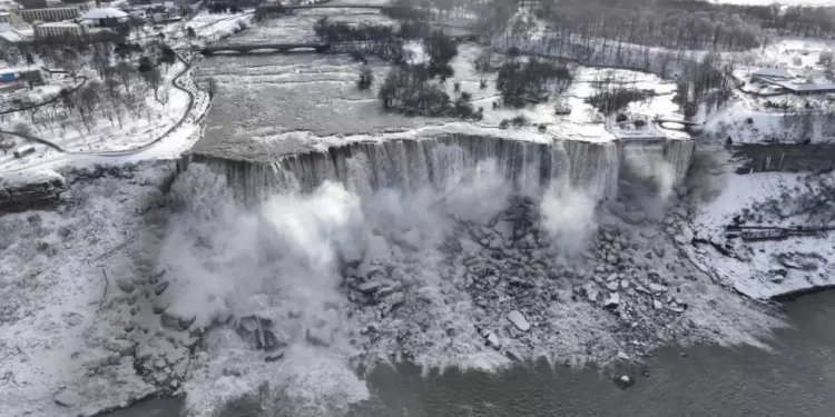 US storms: Ice surrounds Niagara Falls in winter spectacle