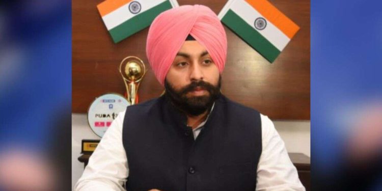 ਮਾਨ ਸਰਕਾਰ ਵੱਲੋਂ ਮਿਸ਼ਨ 100% ਗਿਵ ਯੁਅਰ ਬੈਸਟ ਨੂੰ ਮੱਦੇਨਜ਼ਰ ਰੱਖਦਿਆਂ ਵਿਦਿਆਰਥੀਆਂ ਨੂੰ ਪ੍ਰਿੰਟਡ ਮੈਟੀਰੀਅਲ ਮੁਹਾਇਆ ਕਰਵਾਉਣ ਲਈ ਤਿੰਨ ਕਰੋੜ ਪੱਚੀ ਲੱਖ ਦੀ ਗ੍ਰਾਂਟ ਜਾਰੀ: ਹਰਜੋਤ ਸਿੰਘ ਬੈਂਸ