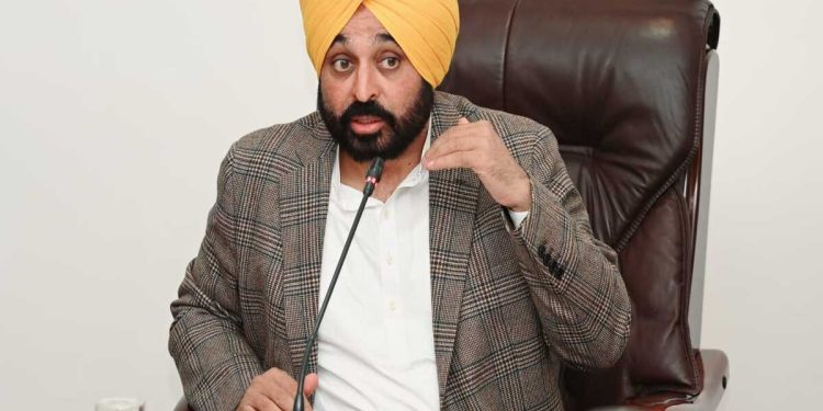 CM’s letter to Governor: ਮੁੱਖ ਮੰਤਰੀ ਮਾਨ ਨੇ ਚਿੱਠੀ ਰਾਹੀਂ ਭੇਜਿਆ ਰਾਜਪਾਲ ਪੁਰੋਹਿਤ ਨੂੰ ਜਵਾਬ
