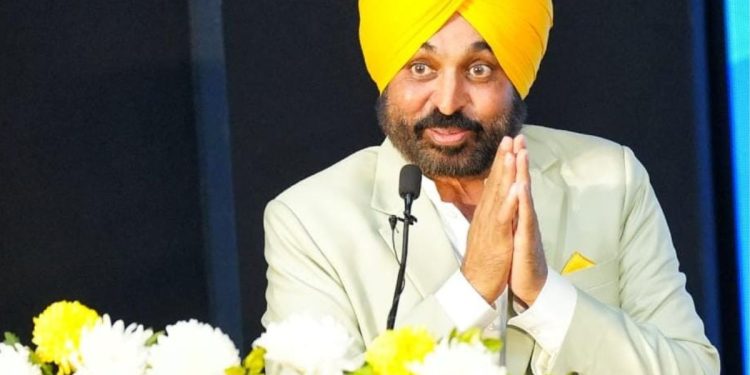 ਪੰਜਾਬ ਵਿੱਚ ਮਿਸਾਲੀ ਤਬਦੀਲੀ ਨਾਲ ਸਿੱਖਿਆ ਕ੍ਰਾਂਤੀ ਦੀ ਸ਼ੁਰੂਆਤ ਹੋਈ; ਮੁੱਖ ਮੰਤਰੀ ਨੇ ਸਿੰਗਾਪੁਰ ਦੌਰੇ ਤੋਂ ਪਰਤੇ ਪ੍ਰਿੰਸੀਪਲਾਂ ਦਾ ਕੀਤਾ ਸਵਾਗਤ