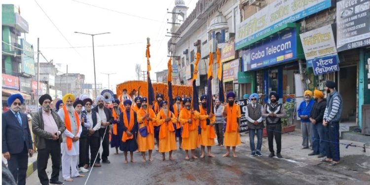ਨਵਾਂਸ਼ਹਿਰ ਸ਼੍ਰੀ ਗੁਰੂ ਨਾਨਕ ਦੇਵ ਜੀ ਦੇ554ਵੇਂ  ਗੁਰੂਪੁਰਬ ਤੇ ਸਜਾਇਆ ਨਗਰ ਕੀਰਤਨ