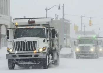 US Snow Storm: ਅਮਰੀਕਾ ‘ਚ ਬਰਫੀਲੇ ਤੂਫਾਨ ਨੇ ਤਬਾਹੀ ਮਚਾਈ, 2900 ਤੋਂ ਵੱਧ ਉਡਾਣਾਂ ਰੱਦ; ਹੁਣ ਤੱਕ ਚਾਰ ਲੋਕਾਂ ਦੀ ਮੌਤ