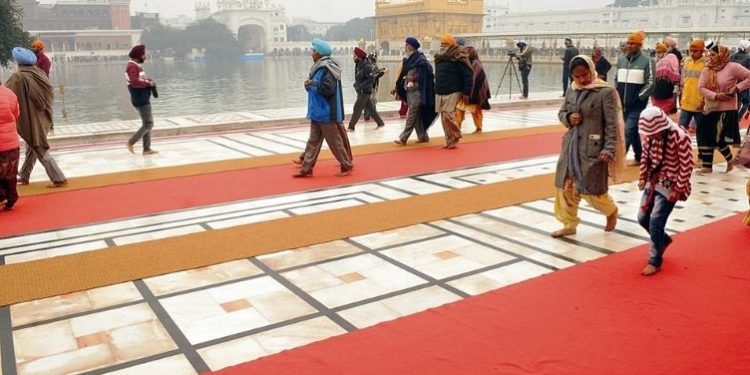 ਕੜਾਕੇ ਦੀ ਠੰਢ ਤੋਂ ਬਚਣ ਲਈ ਸ੍ਰੀ ਦਰਬਾਰ ਸਾਹਿਬ ’ਚ ਵਿਸ਼ੇਸ਼ ਪ੍ਰਬੰਧ….