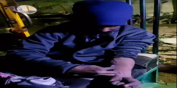 ਲੁਧਿਆਣਾ ਦੀਆਂ ਸੜਕਾਂ ’ਤੇ ਸ਼ਰੇਆਮ ਨਸ਼ੇ ਦੀ ‘ਤੋੜ’ ਹੋ ਰਹੀ ਪੂਰੀ, ਆਟੋ ‘ਚ ਨਸ਼ੇ ਦਾ ਟੀਕਾ ਲਾਉਂਦੇ ਨੌਜਵਾਨ ਦੀ ਵੀਡੀਓ ਵਾਇਰਲ