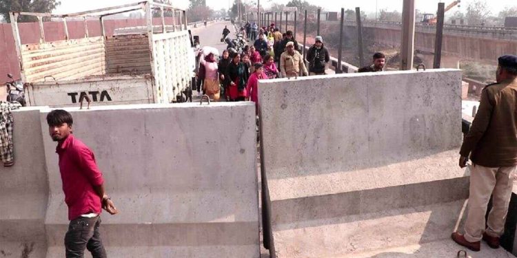 Farmer Protest : ਕਿਸਾਨ ਅੰਦੋਲਨ ਦੇ ਮੱਦੇਨਜ਼ਰ ਸ਼ੰਭੂ ਬੈਰੀਅਰ ਸੀਲ, ਹਰਿਆਣਾ ਪੁਲਿਸ ਨੇ ਇਕ ਕਿਲੋਮੀਟਰ ਤੱਕ ਸੀਮੈਂਟ ਦੇ ਲਾਏ ਪਿੱਲਰ