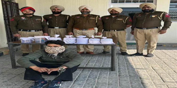 4 ਕਿੱਲੋ ਹੈਰੋਇਨ, ਡਰੱਗ ਮਨੀ ਤੇ ਪਿਸਤੌਲ ਸਣੇ ਤਸਕਰ ਕਾਬੂ, ਅਦਾਲਤ ’ਚ ਪੇਸ਼ ਕਰ ਕੇ ਹਾਸਲ ਕੀਤਾ ਦੋ ਦਿਨ ਦਾ ਰਿਮਾਂਡ
