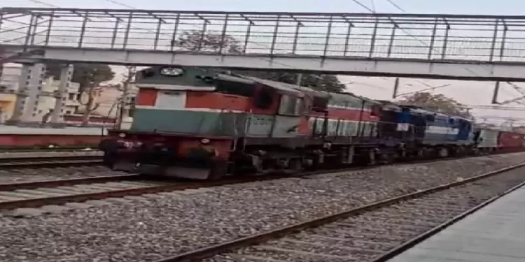 Punjab : ਬਿਨਾ ਲੋਕੋ ਪਾਇਲਟ 80 ਕਿਲੋਮੀਟਰ ਤਕ ਦੌੜੀ ਮਾਲਗੱਡੀ, ਰੇਲਵੇ 6 ਦੋਸ਼ੀ ਮੁਲਾਜ਼ਮ ਕੀਤੇ ਸਸਪੈਂਡ; ਜੰਮੂ ਤੋਂ ਪੁੱਜੀ ਸੀ ਪੰਜਾਬ