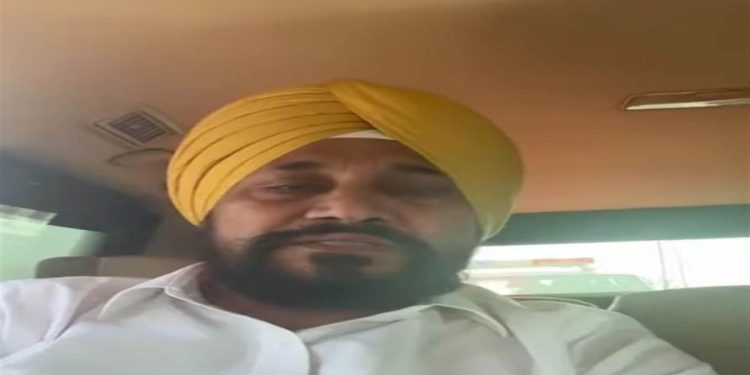 ਰੂਪਨਗਰ ਨਾਲ ਲੰਘਦੇ ਸਤਲੁਜ ਦਰਿਆ ‘ਚ ਹੋ ਰਹੀ ਮਾਈਨਿੰਗ ਦੀ ਚਰਨਜੀਤ ਸਿੰਘ ਚੰਨੀ ਨੇ ਲਾਈਵ ਹੋ ਕੇ ਖੋਲ੍ਹੀ ਪੋਲ