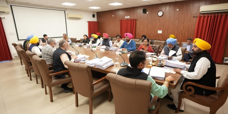 Punjab Cabinet Meeting : ਨਵੀਂ ਐਕਸਾਈਜ਼ ਪਾਲਿਸੀ ਨੂੰ ਮਨਜ਼ੂਰੀ, ਵਪਾਰੀਆਂ ਨੂੰ ਰਾਹਤ, ਨਵੀਆਂ ਅਸਾਮੀਆਂ ਸਮੇਤ ਲਏ ਗਏ ਅਹਿਮ ਫੈਸਲੇ