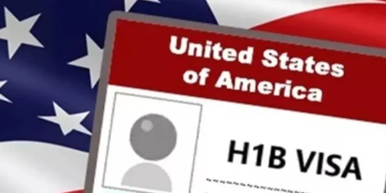 H-1B ਵੀਜ਼ਾ ਫੀਸ ਨੂੰ ਚੁਣੌਤੀ ਦੇਣ ਵਾਲੇ ਮੁਕੱਦਮਿਆਂ ਦਾ ਸਾਹਮਣਾ ਕਰੇਗਾ ਟਰੰਪ ਪ੍ਰਸ਼ਾਸਨ, ਵ੍ਹਾਈਟ ਹਾਊਸ ਨੇ ਕਿਹਾ- ਵੀਜ਼ਾ ਪ੍ਰਣਾਲੀ ’ਚ ਲੰਬੇ ਸਮੇਂ ਤੋਂ ਹੋ ਰਹੀ ਹੈ ਧੋਖਾਧੜੀ