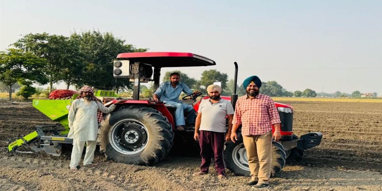 2019 ਤੋਂ ਪਰਾਲੀ ਨਹੀਂ ਸਾੜ ਰਹੇ ਰਣਸੀਂਹ ਕਲਾਂ ਦੇ ਕਿਸਾਨ, ਫ਼ਸਲੀ ਵਿਭਿੰਨਤਾ ਲਈ ਕਿਸਾਨਾਂ ਨੂੰ ਕਰ ਰਹੇ ਪ੍ਰੇਰਿਤ