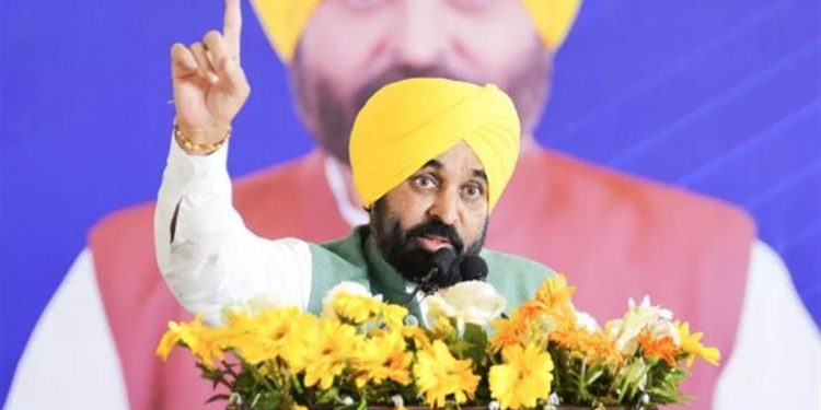 ਨਿੱਜੀ ਹਸਪਤਾਲਾਂ ਦੀ ਮਨਮਰਜ਼ੀ ਰੋਕਣ ਲਈ ਸਰਕਾਰ ਤੈਅ ਕਰਨ ਲੱਗੀ ਇਲਾਜ ਦੇ ਰੇਟ, ਹਰੇਕ ਪਰਿਵਾਰ ਨੂੰ ਦਸੰਬਰ ਤੋਂ ਮਿਲ ਸਕਦਾ 10 ਲੱਖ ਰੁਪਏ ਤੱਕ ਦਾ ਮੁਫ਼ਤ ਇਲਾਜ