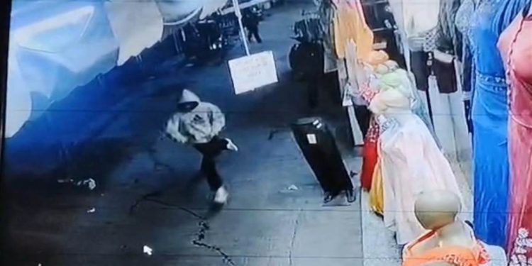 Naveen Arora Murder Case : ਕਾਤਲਾਂ ਤੋਂ ਕੁੱਝ ਕਦਮ ਦੀ ਦੂਰੀ ’ਤੇ ਪੁਲਿਸ, ਸੀਸੀਟੀਵੀ ਫੁਟੇਜ ਜ਼ਰੀਏ ਸ਼ੂਟਰਾਂ ਦੀ ਨੱਪੀ ਪੈੜ