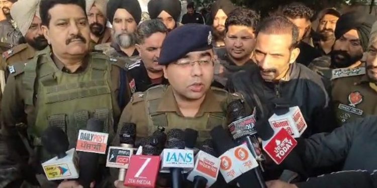 ਸਾਬਕਾ ਫੌਜੀ ਵੱਲੋਂ ਪਤਨੀ ਅਤੇ ਸੱਸ ਨੂੰ ਗੋਲੀ ਮਾਰਨ ਉਪਰੰਤ ਆਤਮਹੱਤਿਆ