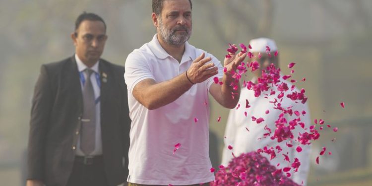 ਇੰਦਰਾ ਗਾਂਧੀ ਦੀ ਜੈਅੰਤੀ ਮੌਕੇ ਕਾਂਗਰਸੀ ਆਗੂਆਂ ਵੱਲੋਂ ਸ਼ਰਧਾਂਜਲੀ ਭੇਟ