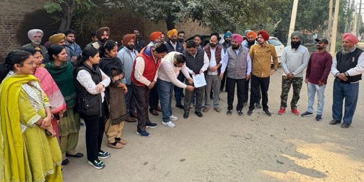 ਪੁਰਾਣੀ ਪੈਨਸ਼ਨ ਬਹਾਲੀ ਲਈ ਬਿਜਲੀ ਮੁਲਾਜ਼ਮਾਂ ਵੱਲੋਂ ਰੋਸ ਪ੍ਰਦਰਸ਼ਨ
