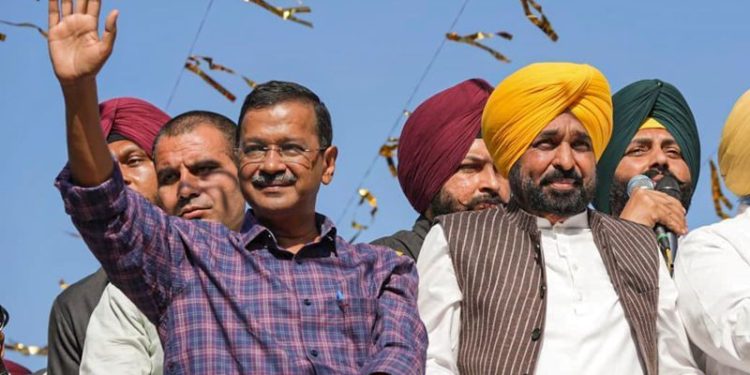 ਜ਼ਿਲ੍ਹਾ ਪ੍ਰੀਸ਼ਦ ਤੇ ਪੰਚਾਇਤ ਸੰਮਤੀ ਚੋਣਾਂ: ‘ਆਪ’ ਵੱਲੋਂ 961 ਉਮੀਦਵਾਰਾਂ ਦੀ ਪਹਿਲੀ ਸੂਚੀ ਜਾਰੀ