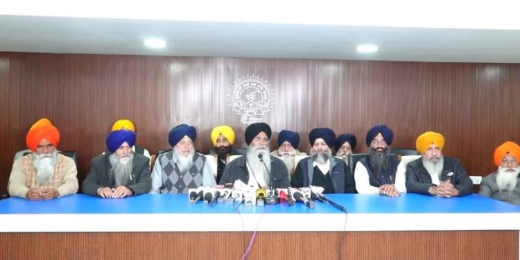 ਲਾਪਤਾ ਸਰੂਪ ਮਾਮਲਾ: ਅੰਤ੍ਰਿੰਗ ਕਮੇਟੀ ਵੱਲੋਂ ਸਰਕਾਰ ਦੀ ਕਾਰਵਾਈ ਧਾਰਮਿਕ ਮਾਮਲਿਆਂ ਵਿੱਚ ਦਖਲ ਕਰਾਰ
