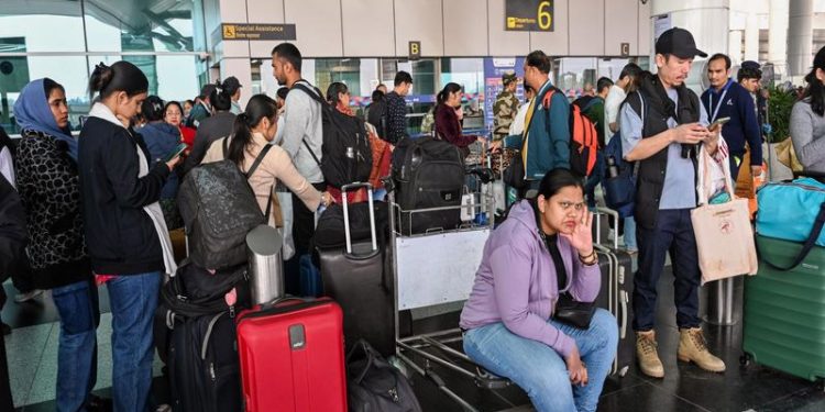 Indigo flight chaos: ਦਿੱਲੀ ਹਾਈ ਕੋਰਟ ਦੀ ਇੰਡੀਗੋ ਨੂੰ ਫਿਟਕਾਰ; ਰਿਫੰਡ ਅਤੇ ਮੁਆਵਜ਼ੇ ’ਤੇ ਮੰਗਿਆ ਹਲਫ਼ਨਾਮਾ