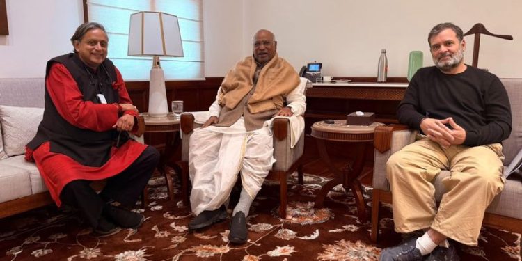 ਕਾਂਗਰਸ ਨਾਲ ਮਤਭੇਦ ਦੀਆਂ ਖ਼ਬਰਾਂ ਦਰਮਿਆਨ ਥਰੂਰ ਵੱਲੋਂ ਖੜਗੇ ਅਤੇ ਰਾਹੁਲ ਨਾਲ ਮੁਲਾਕਾਤ
