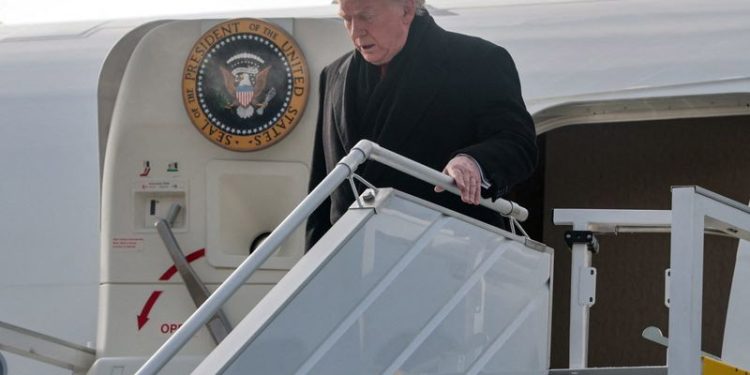 Trump lands in Switzerland ਜਹਾਜ਼ ਵਿਚ ਤਕਨੀਕੀ ਨੁਕਸ ਤੋਂ ਬਾਅਦ ਟਰੰਪ ਸਵਿਟਜ਼ਰਲੈਂਡ ਪਹੁੰਚੇ