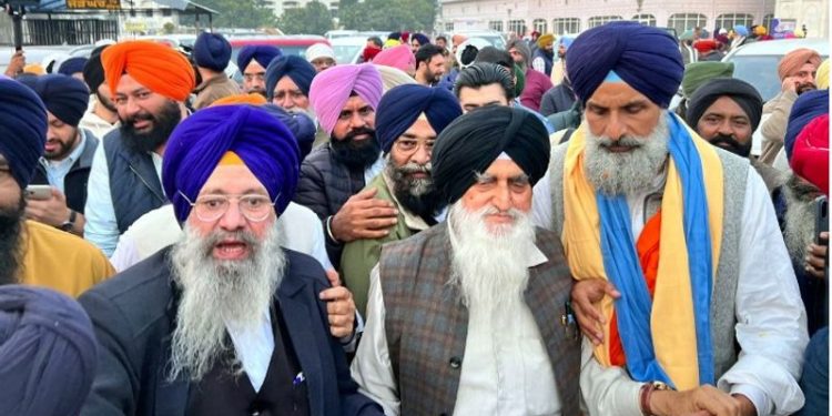 ਗੁਰਦੁਆਰਾ ਦੂਖਨਿਵਾਰਨ ਸਾਹਿਬ ਨਤਮਸਤਕ ਹੋਏ ਮਜੀਠੀਆ