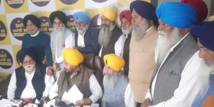 ਸ਼੍ਰੋਮਣੀ ਕਮੇਟੀ ਦੀਆਂ ਜ਼ਮੀਨਾਂ ਸਸਤੇ ਭਾਅ ਵੇਚਣ ਦੇ ਮਾਮਲੇ ਦੀ ਉੱਚ ਪੱਧਰੀ ਜਾਂਚ ਮੰਗੀ
