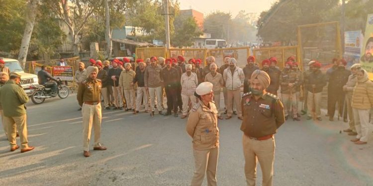 ਬਠਿੰਡਾ ਰੋਸ ਪ੍ਰਦਰਸ਼ਨ: ਪੁਲੀਸ ਨੇ ਤੜਕਸਾਰ ਹਿਰਾਸਤ ’ਚ ਲਏ ਕਿਸਾਨ ਆਗੂ
