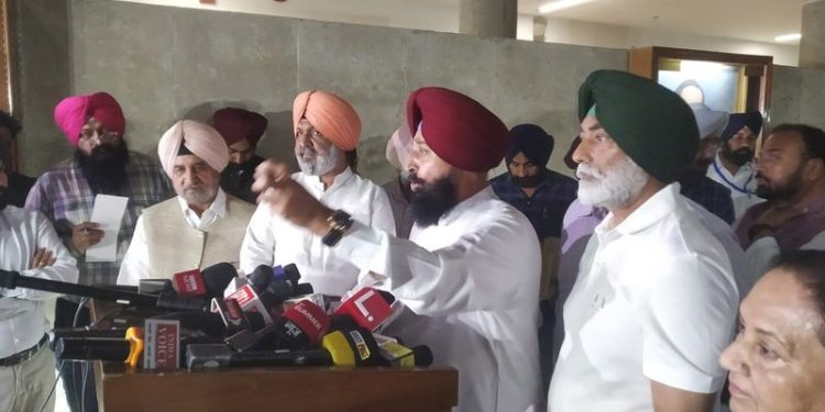 ‘ਆਪ’ ਸਰਕਾਰ ਪੰਜਾਬ ਦੇ ਅਸਲ ਮੁੱਦਿਆਂ ਉੱਤੇ ਗੱਲ ਕਰਨ ਤੋਂ ਭੱਜ ਰਹੀ ਹੈ: ਪ੍ਰਤਾਪ ਬਾਜਵਾ