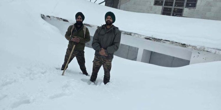 ਸ੍ਰੀ ਹੇਮਕੁੰਟ ਸਾਹਿਬ ਦੀ ਯਾਤਰਾ ਲਈ ਤਿਆਰੀਆਂ ਤੇਜ਼: ਫ਼ੌਜ ਦੇ ਜਵਾਨਾਂ ਤੇ ਵਲੰਟੀਅਰਾਂ ਨੇ ਕੀਤੀ ਰੂਟ ਦੀ ਰੇਕੀ
