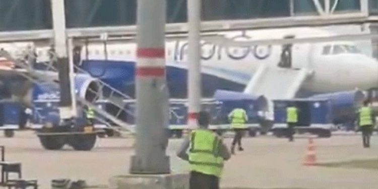 Hyderabad-Chandigarh flight ਵਿੱਚ ਫਟਿਆ ਪਾਵਰ ਬੈਂਕ, 198 ਯਾਤਰੀ ਐਮਰਜੈਂਸੀ ਬਾਹਰ ਕੱਢੇ