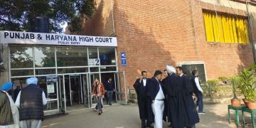High Court ਦਾ ਅਹਿਮ ਫੈਸਲਾ: ਤਲਾਕਸ਼ੁਦਾ ਪਤਨੀ ਦੇ ਬੱਚੇ ਨੂੰ ਵੀ ਮਿਲੇਗਾ ਸਰਕਾਰੀ ਨੌਕਰੀ ਵਾਲੀ ਵਿੱਤੀ ਸਹਾਇਤਾ ਵਿੱਚ ਬਰਾਬਰ ਹਿੱਸਾ