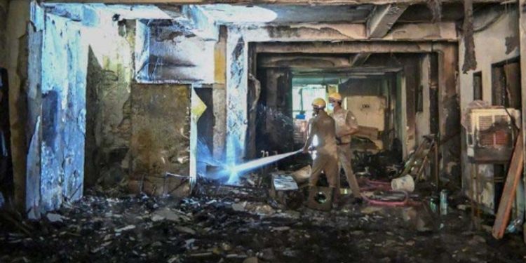 Noida Fire: ਇਮਾਰਤ ‘ਚ ਚਾਰਜ ਹੋ ਰਹੇ EV ਸਕੂਟਰ ਨੂੰ ਲੱਗੀ ਅੱਗ; ਦਮ ਘੁੱਟਣ ਨਾਲ 2 ਦੀ ਮੌਤ, 100 ਤੋਂ ਵੱਧ ਬਚਾਏ