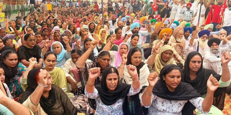 Breaking: Punjab Employee Strike: ਪੰਜਾਬ ਵਿੱਚ ਹੜਤਾਲ ਕਰਨ ਵਾਲੇ ਮੁਲਾਜ਼ਮਾਂ ਖ਼ਿਲਾਫ਼ ਸਖ਼ਤ ਕਾਰਵਾਈ ਦੀ ਤਿਆਰੀ