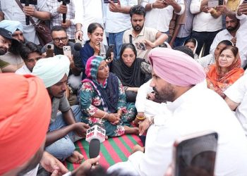 ‘ਆਪ’ ਸਰਕਾਰ ਨੇ ਗੁਲਜ਼ਾਰ ਸਿੰਘ ਦੇ ਪਰਿਵਾਰ ਨੂੰ ਨੌਕਰੀ ਨਹੀਂ; ਸਿਰਫ਼ ਸਿਫ਼ਾਰਸ਼ ਪੱਤਰ ਦਿੱਤਾ: ਰਾਜਾ ਵੜਿੰਗ